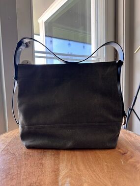 Canvas Shoulder Bag - Casual Everyday Carry army green color